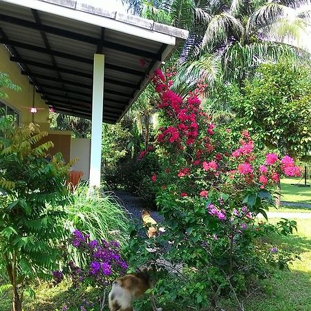 Aathid Garden Khao Lak Villa Kültér fotó