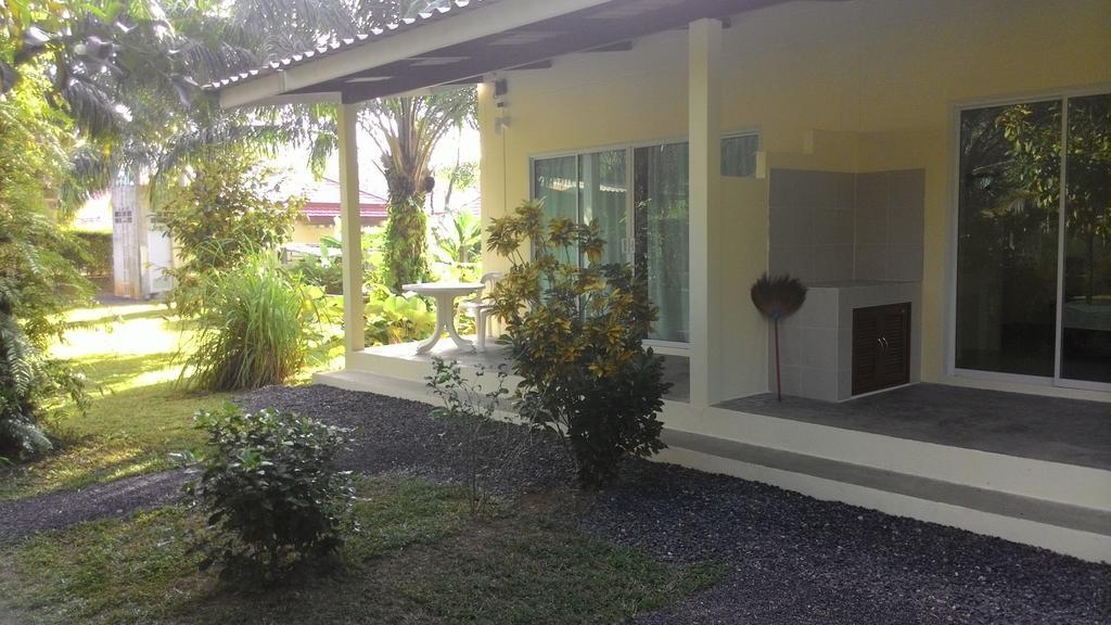 Aathid Garden Khao Lak Villa Szoba fotó